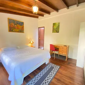 https://hostal-alcala.hotelsquito.com
