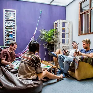 https://minka-hostel.hotelsquito.com
