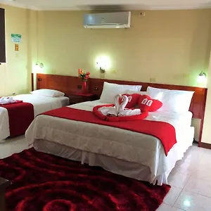 hostal-los-algarrobos.puertoayorahotels.com/